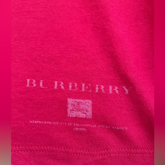BURBERRY BRIT Upscale Pocket Tee🔥Scoop neck/LOGO/Nova Check🔥BERRY💋EUC🔥Medium - Picture 14 of 17